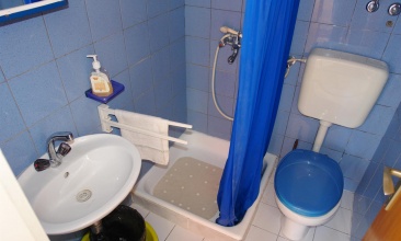 Kuća Kaleb, Apartman 2, Tisno