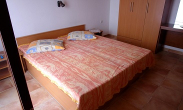 Kuća Karlita, Apartman 2+1 b, Tisno
