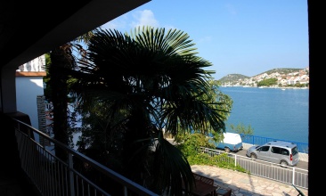 Kuća Karlita, Apartman 6, Tisno