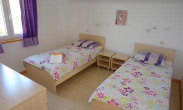 Kuća Karmela, Apartman 4+1 b, Tisno