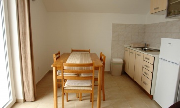 Kuća Kornelija, Apartman 2+1 b, Betina