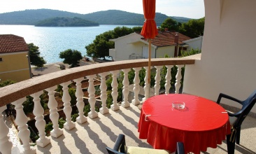 Kuća Ksenija, Soba  2 a, Tisno