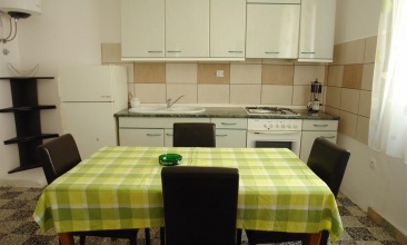 Kuća Martina, Apartman 2+2 a, Betina