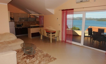 Kuća Mate, Apartman 4+2 e, Betina