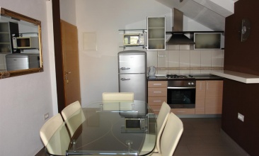 Kuća Mirela, Apartman 2+2 a, Tisno
