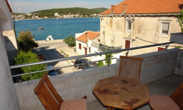 Kuća Mirela, Apartman 2+2 a, Tisno