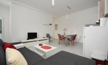 Kuća Silvija, Apartman 2+2, Murter