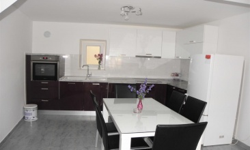 Kuća Jartić, Apartman 4+2, Betina