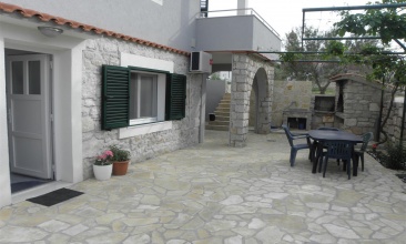 Kuća Jartić, Apartman 4+2, Betina