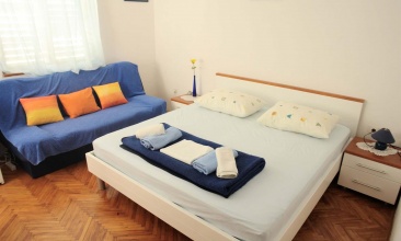 Kuća Silvija, Soba  2+1 a, Murter