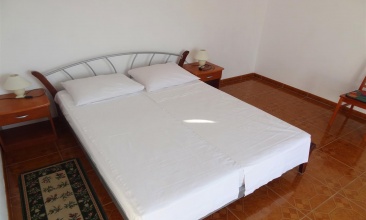 Kuća Tugomir, Apartman 2+2 a, Jezera