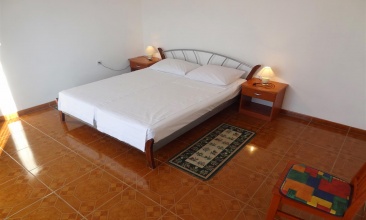 Kuća Tugomir, Apartman 2+2 a, Jezera