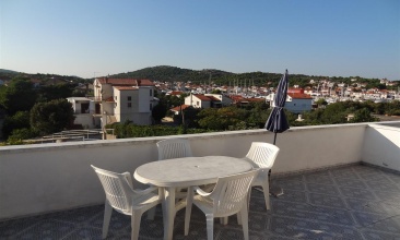 Kuća Tugomir, Apartman 2+2 a, Jezera