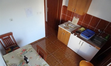 Kuća Tugomir, Apartman 2+2 b, Jezera