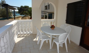 Kuća Vesna 2, Apartman 2+2, Betina