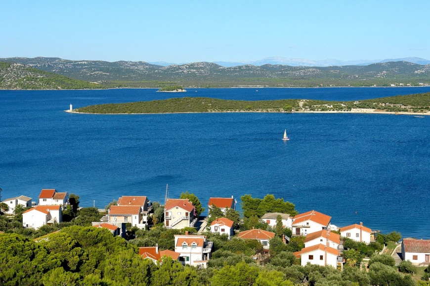 Apartmani na Plitkoj vali i pogled na svjetionik