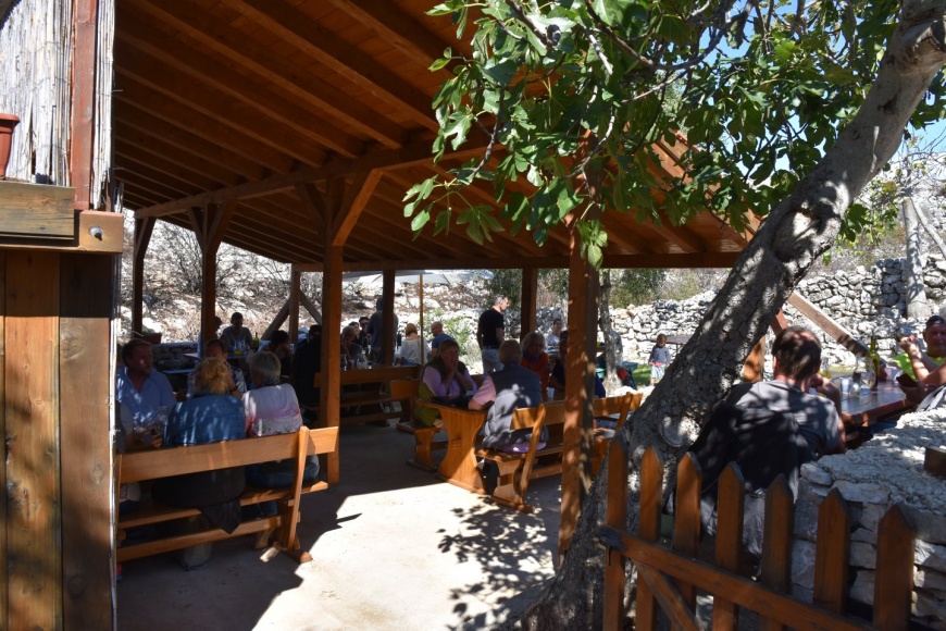 Restoran u uvali Vrulje