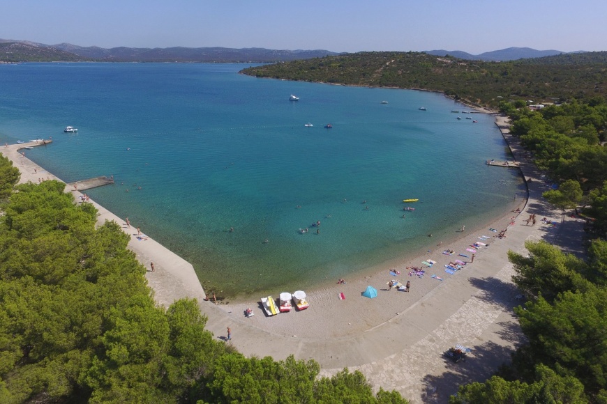 Uvala Jazina Tisno