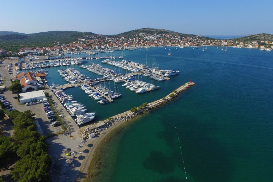 Marina Hramina u istoimenoj uvali