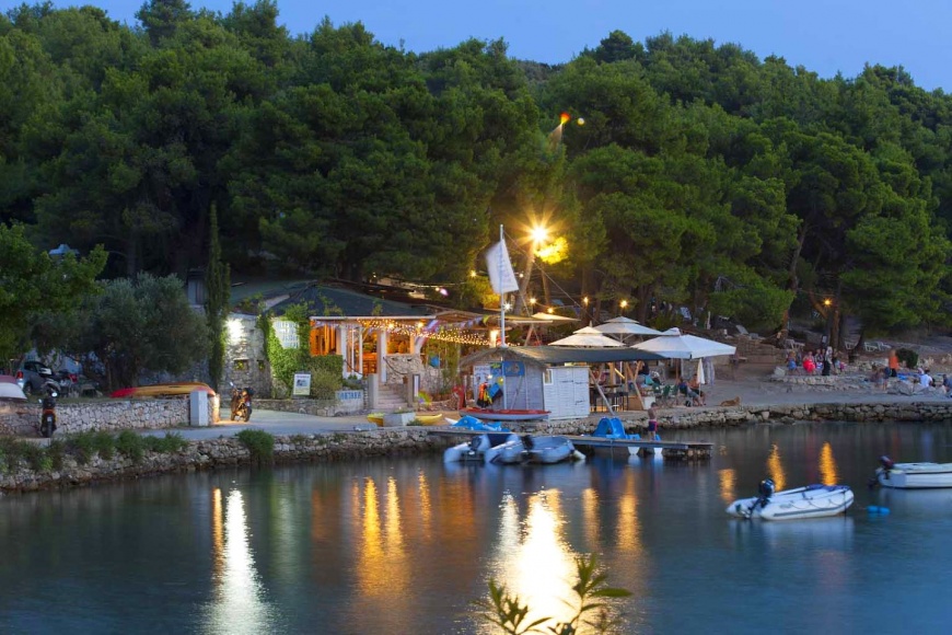 Pizzeria Lantana u uvali Čigraša