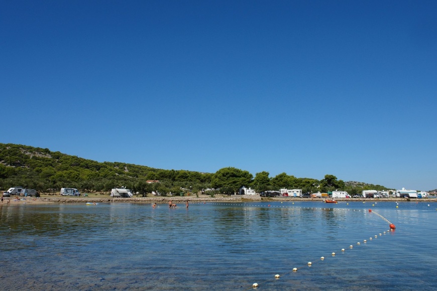 Kupanje na plaži Plitka Vala