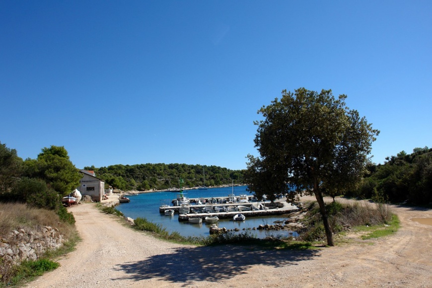 Pristupni put do uvale Sv Nikola