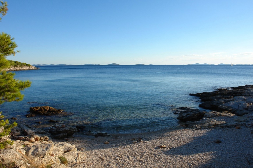 Žalo u uvali Tužbine