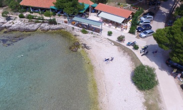 Plaža Čigrađa i restoran Čigrađa
