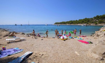 Kupanje na plaži Čigrađa