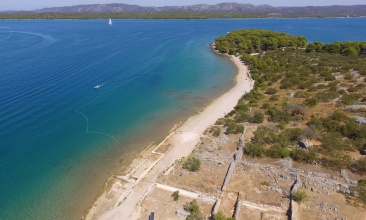 Arheološka plaža na Gradini