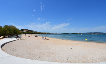 Šljunak na plaži Luke