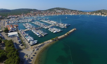 Marina Hramina u istoimenoj uvali