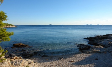 Žalo u uvali Tužbine